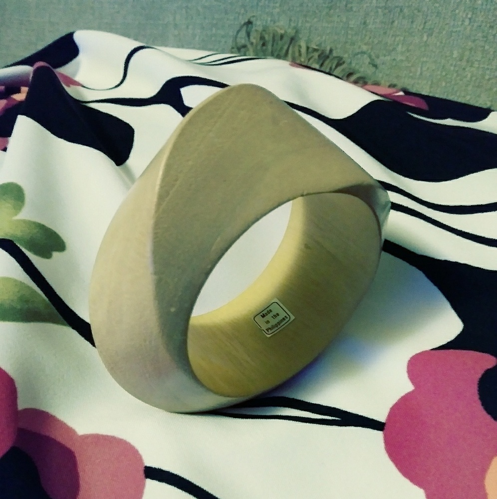 🎆Fun♈Geometric♈Wood Bangle🎆 - Picture 4 of 8